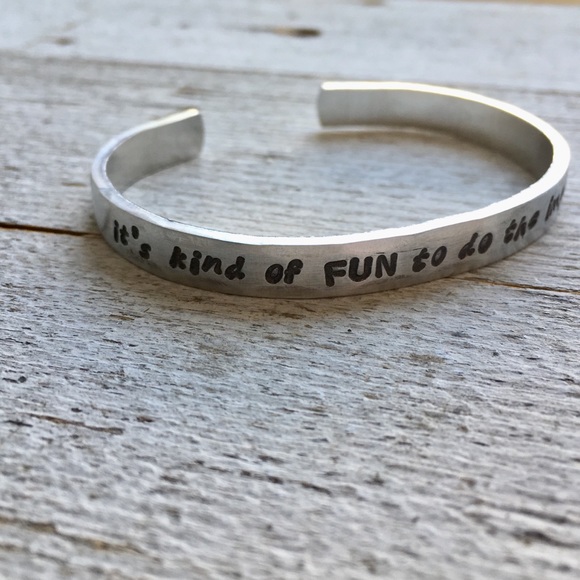 It’s Kind of Fun to do the Impossible bracelet - Picture 2 of 3